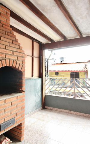 Casa à venda com 100m², 3 quartos e 2 vagas Casa à venda com 100m², 3 quartos e 2 vagasÁrea gourmet