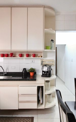 Casa à venda com 100m², 3 quartos e 2 vagas Casa à venda com 100m², 3 quartos e 2 vagasCozinha