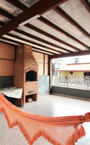 Casa à venda com 100m², 3 quartos e 2 vagas Casa à venda com 100m², 3 quartos e 2 vagasÁrea gourmet