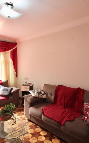 Casa à venda com 100m², 3 quartos e 2 vagas Casa à venda com 100m², 3 quartos e 2 vagasSala