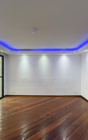 Apartamento à venda com 110m², 3 quartos e 2 vagas Apartamento à venda com 110m², 3 quartos e 2 vagasSala