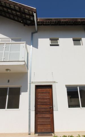 Casa de condomínio para alugar com 84m², 2 quartos e 2 vagasFachada