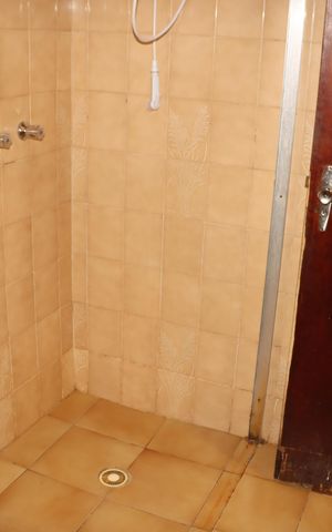 Casa para alugar com 126m², 3 quartos e 2 vagasBanheiro social