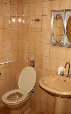 Casa para alugar com 126m², 3 quartos e 2 vagasBanheiro social