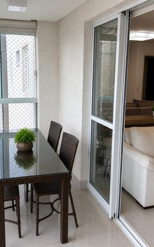 Apartamento para alugar com 124m², 3 quartos e 2 vagasVaranda