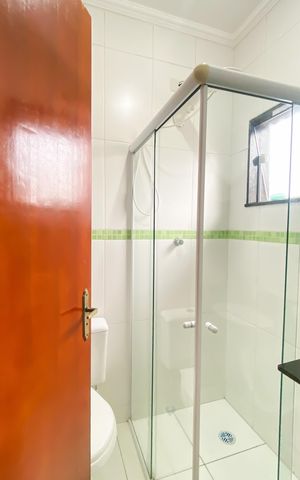 Casa de condomínio à venda com 131m², 2 quartos e 2 vagas Casa de condomínio à venda com 131m², 2 quartos e 2 vagasBanheiro da Suíte 1