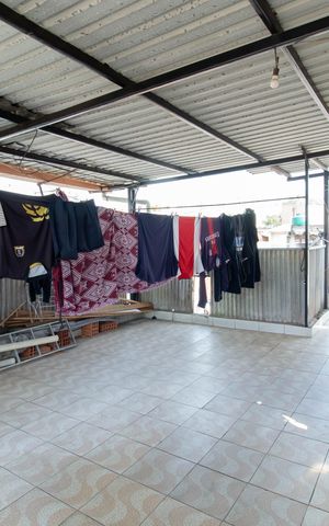 Casa à venda com 300m², 6 quartos e 3 vagas Casa à venda com 300m², 6 quartos e 3 vagasÁrea comum