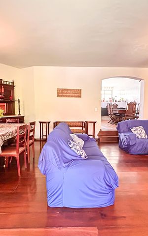 Casa à venda com 6950m², 3 quartos e 10 vagas