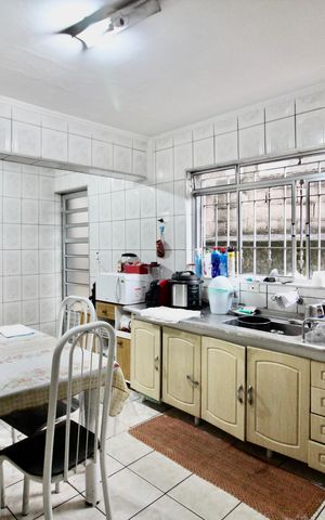 Casa para alugar com 175m², 4 quartos e 2 vagas Casa para alugar com 175m², 4 quartos e 2 vagasCozinha