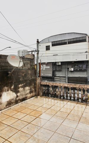 Casa para alugar com 175m², 4 quartos e 2 vagas Casa para alugar com 175m², 4 quartos e 2 vagasVaranda