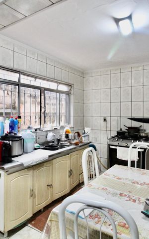 Casa para alugar com 175m², 4 quartos e 2 vagas Casa para alugar com 175m², 4 quartos e 2 vagasCozinha