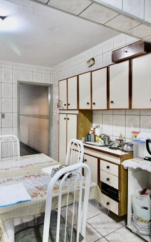 Casa para alugar com 175m², 4 quartos e 2 vagas Casa para alugar com 175m², 4 quartos e 2 vagasCozinha