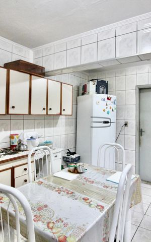 Casa para alugar com 175m², 4 quartos e 2 vagas Casa para alugar com 175m², 4 quartos e 2 vagasCozinha