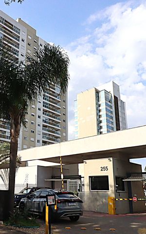 Apartamento à venda com 82m², 2 quartos e 1 vagaFachada e portaria