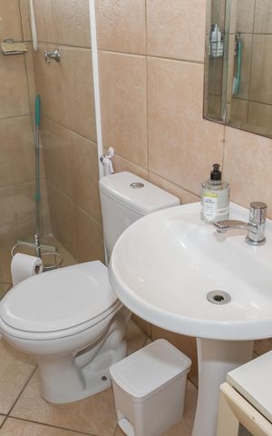 Casa à venda com 219m², 3 quartos e 2 vagas Casa à venda com 219m², 3 quartos e 2 vagasBanheiro da Suíte