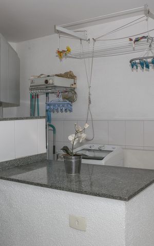 Casa à venda com 219m², 3 quartos e 2 vagas Casa à venda com 219m², 3 quartos e 2 vagasÁrea de Serviço