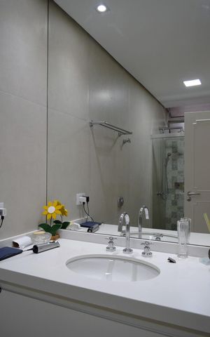 Apartamento à venda com 224m², 4 quartos e 2 vagasBanheiro da Suíte 2