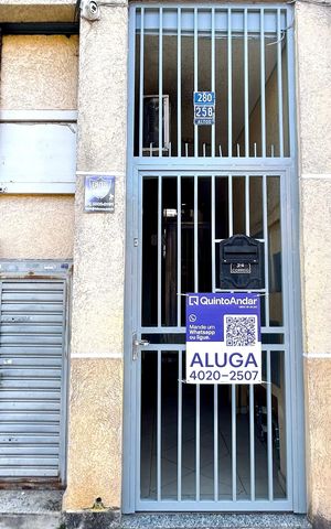 Apartamento para alugar com 45m², 2 quartos e sem vaga Apartamento para alugar com 45m², 2 quartos e sem vagaPlaca instalada na fachada do imóvel