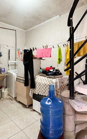 Casa à venda com 250m², 6 quartos e 2 vagasÁrea de Serviço