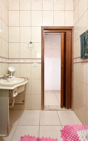 Casa à venda com 250m², 6 quartos e 2 vagasBanheiro Social