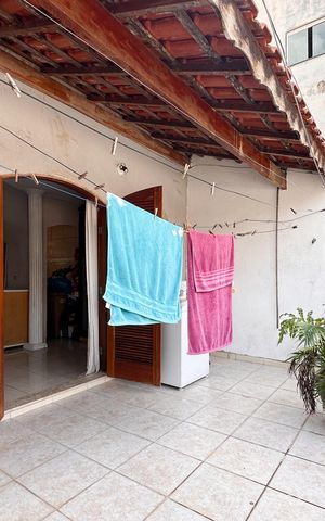 Casa à venda com 250m², 6 quartos e 2 vagasSacada do Quarto 1