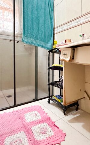 Casa à venda com 250m², 6 quartos e 2 vagasBanheiro Social