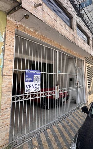 Casa à venda com 250m², 6 quartos e 2 vagasFachada