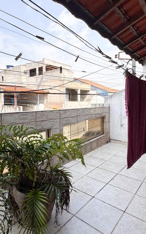 Casa à venda com 250m², 6 quartos e 2 vagasSacada do Quarto 1