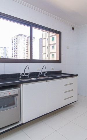 Apartamento à venda com 208m², 4 quartos e 4 vagas Apartamento à venda com 208m², 4 quartos e 4 vagasCozinha