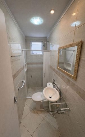 Casa de condomínio à venda com 500m², 5 quartos e 3 vagas Casa de condomínio à venda com 500m², 5 quartos e 3 vagasBanheiro