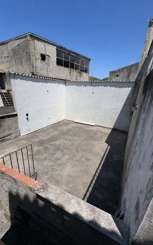 Casa de condomínio à venda com 500m², 5 quartos e 3 vagas Casa de condomínio à venda com 500m², 5 quartos e 3 vagasÁrea externa