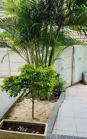 Casa de condomínio à venda com 500m², 5 quartos e 3 vagas Casa de condomínio à venda com 500m², 5 quartos e 3 vagasÁrea externa