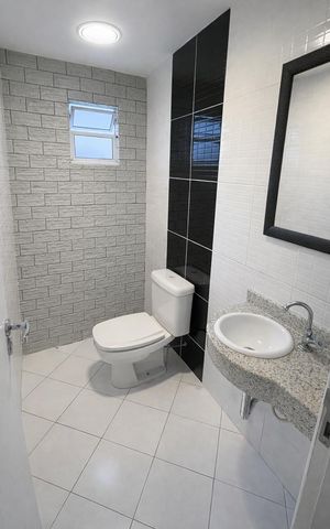 Casa de condomínio à venda com 500m², 5 quartos e 3 vagas Casa de condomínio à venda com 500m², 5 quartos e 3 vagasBanheiro