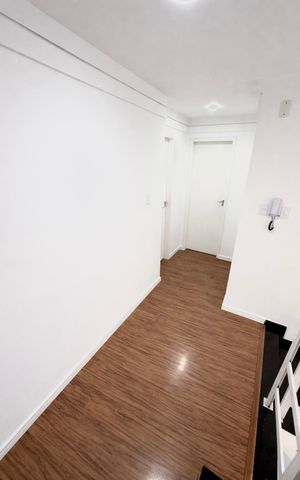 Casa de condomínio à venda com 500m², 5 quartos e 3 vagas Casa de condomínio à venda com 500m², 5 quartos e 3 vagasCorredor