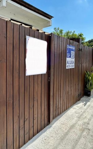 Casa para alugar com 39m², 1 quarto e 1 vaga Casa para alugar com 39m², 1 quarto e 1 vagaFachada