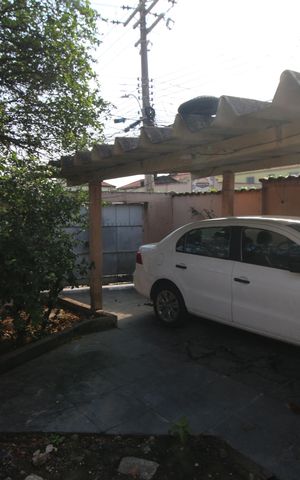 Casa à venda com 217m², 4 quartos e 4 vagasQuintal - Frente e garagem