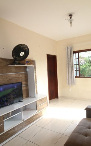 Casa à venda com 217m², 4 quartos e 4 vagasSala