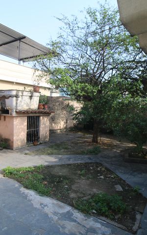 Casa à venda com 217m², 4 quartos e 4 vagasQuintal - Frente