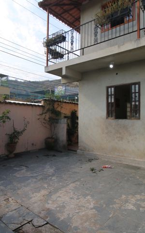 Casa à venda com 217m², 4 quartos e 4 vagasQuintal - Frente