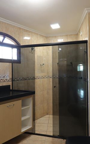 Casa de condomínio para alugar com 78m², 3 quartos e 2 vagasBanheiro da Suíte