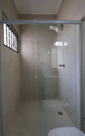 Casa para alugar com 300m², 3 quartos e 4 vagas Casa para alugar com 300m², 3 quartos e 4 vagasBanheiro 3