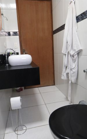 Casa à venda com 162m², 3 quartos e 2 vagasBanheiro Social
