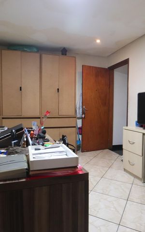 Casa à venda com 162m², 3 quartos e 2 vagasEscritório