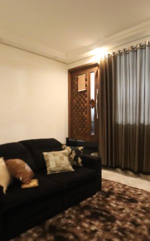 Casa à venda com 162m², 3 quartos e 2 vagasSala