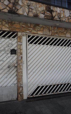Casa à venda com 162m², 3 quartos e 2 vagasFachada