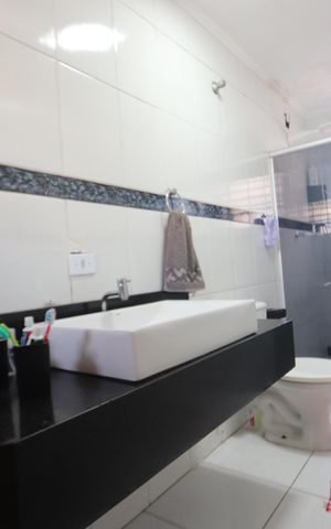 Casa à venda com 162m², 3 quartos e 2 vagasBanheiro da Suíte