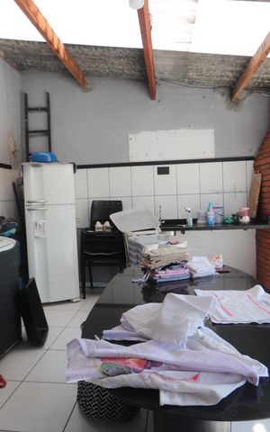 Casa à venda com 162m², 3 quartos e 2 vagasLavanderia e Lazer