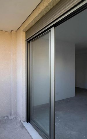 Apartamento à venda com 153m², 3 quartos e 2 vagas Apartamento à venda com 153m², 3 quartos e 2 vagasVaranda