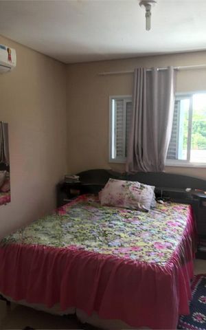 Casa à venda com 70m², 2 quartos e 2 vagas