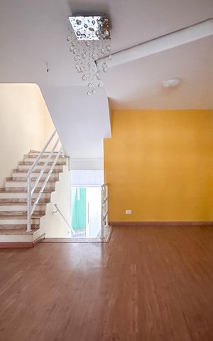 Casa de condomínio à venda com 173m², 3 quartos e 2 vagasSala